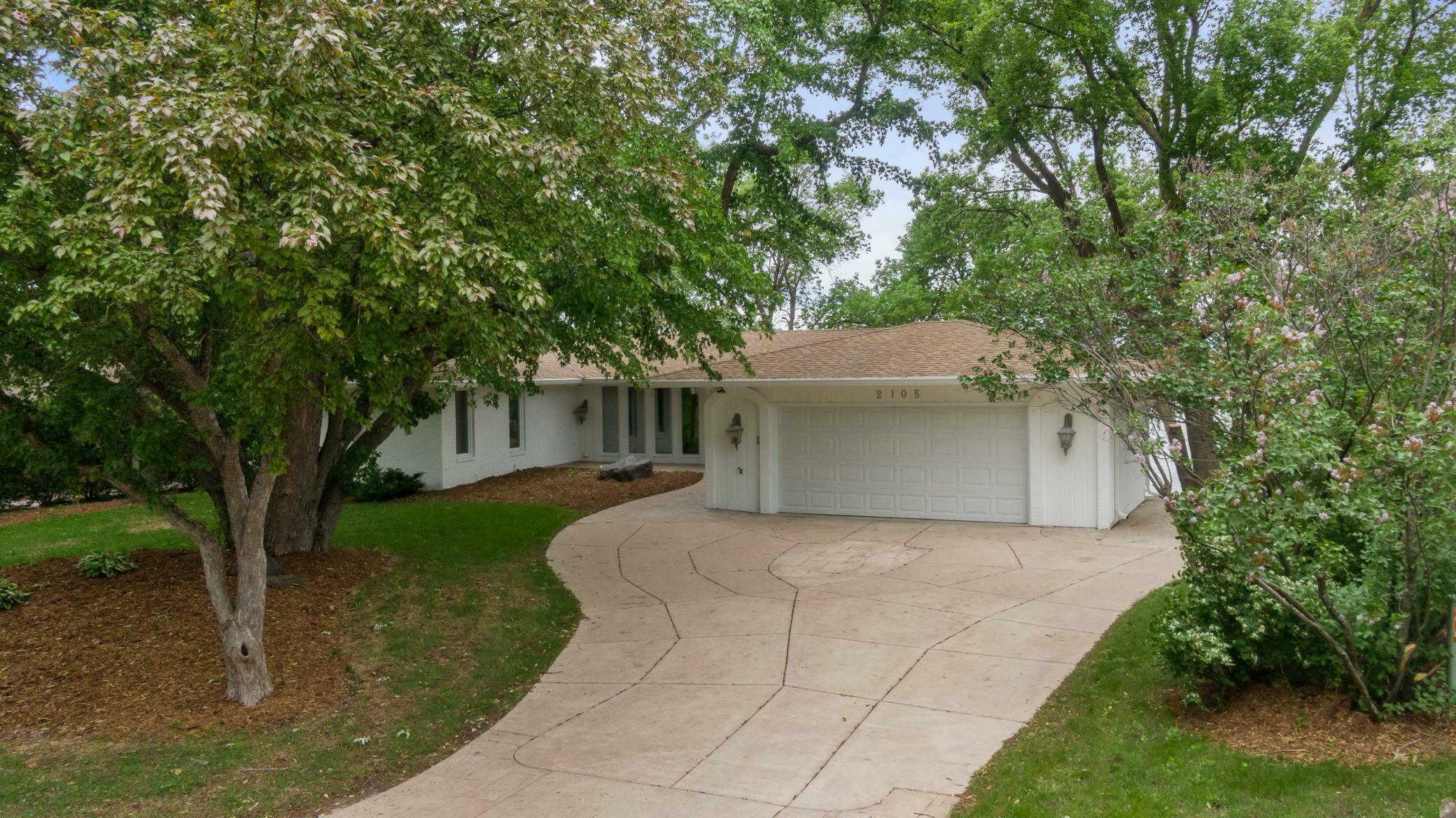 Property Photo:  2105 Xanthus Lane N  MN 55447 