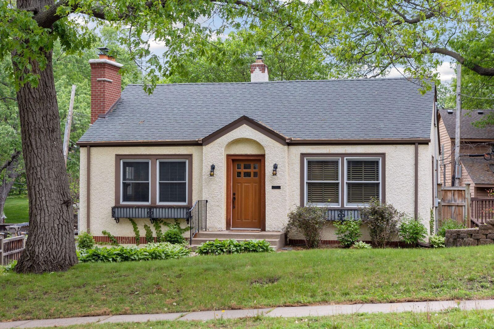 Property Photo: 1105 Washburn Avenue S MN 55405