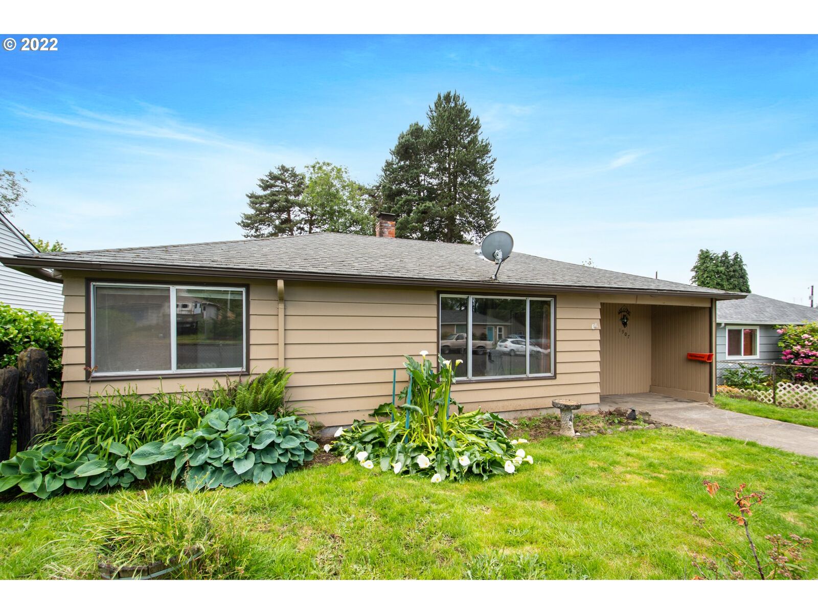 Property Photo: 1907 W 27th St WA 98660