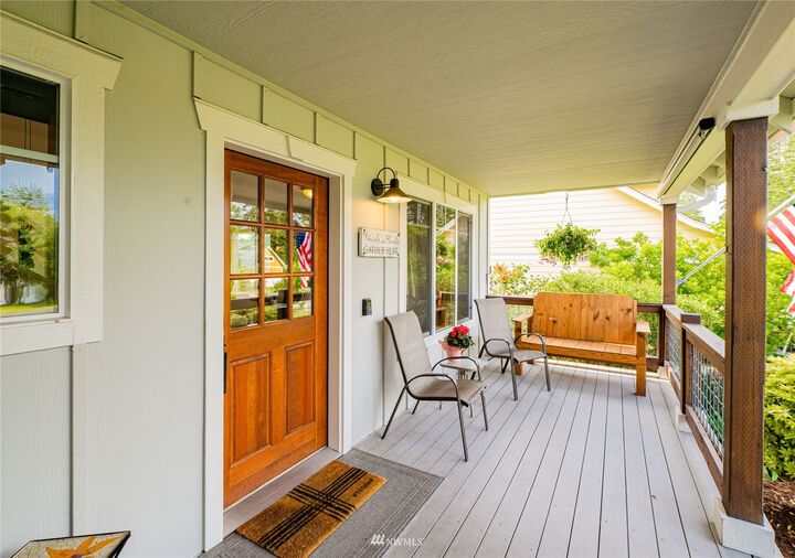 Property Photo:  2140 Bayview Avenue  WA 98230 