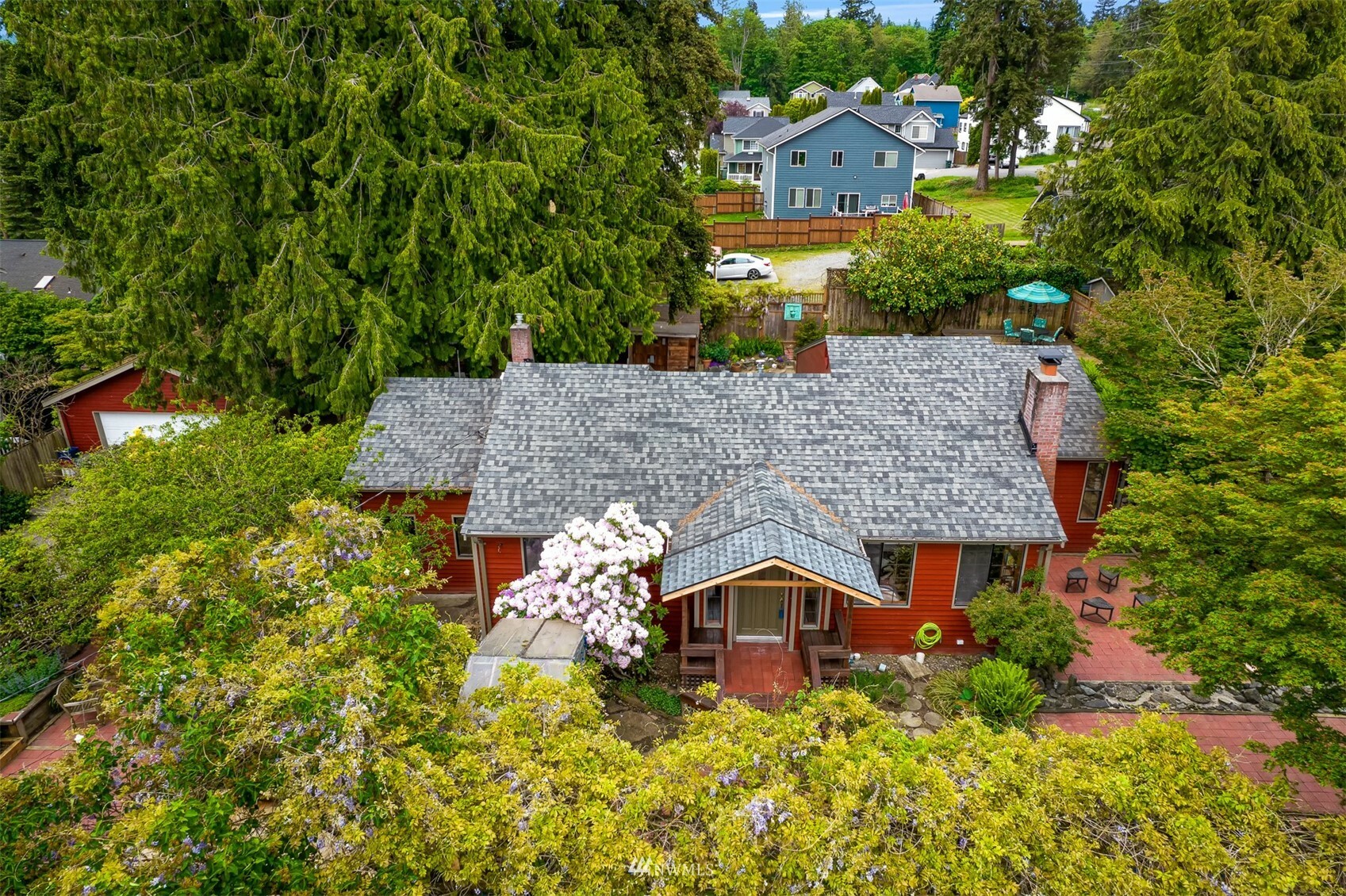 Property Photo:  1306 Toledo Street  WA 98229 