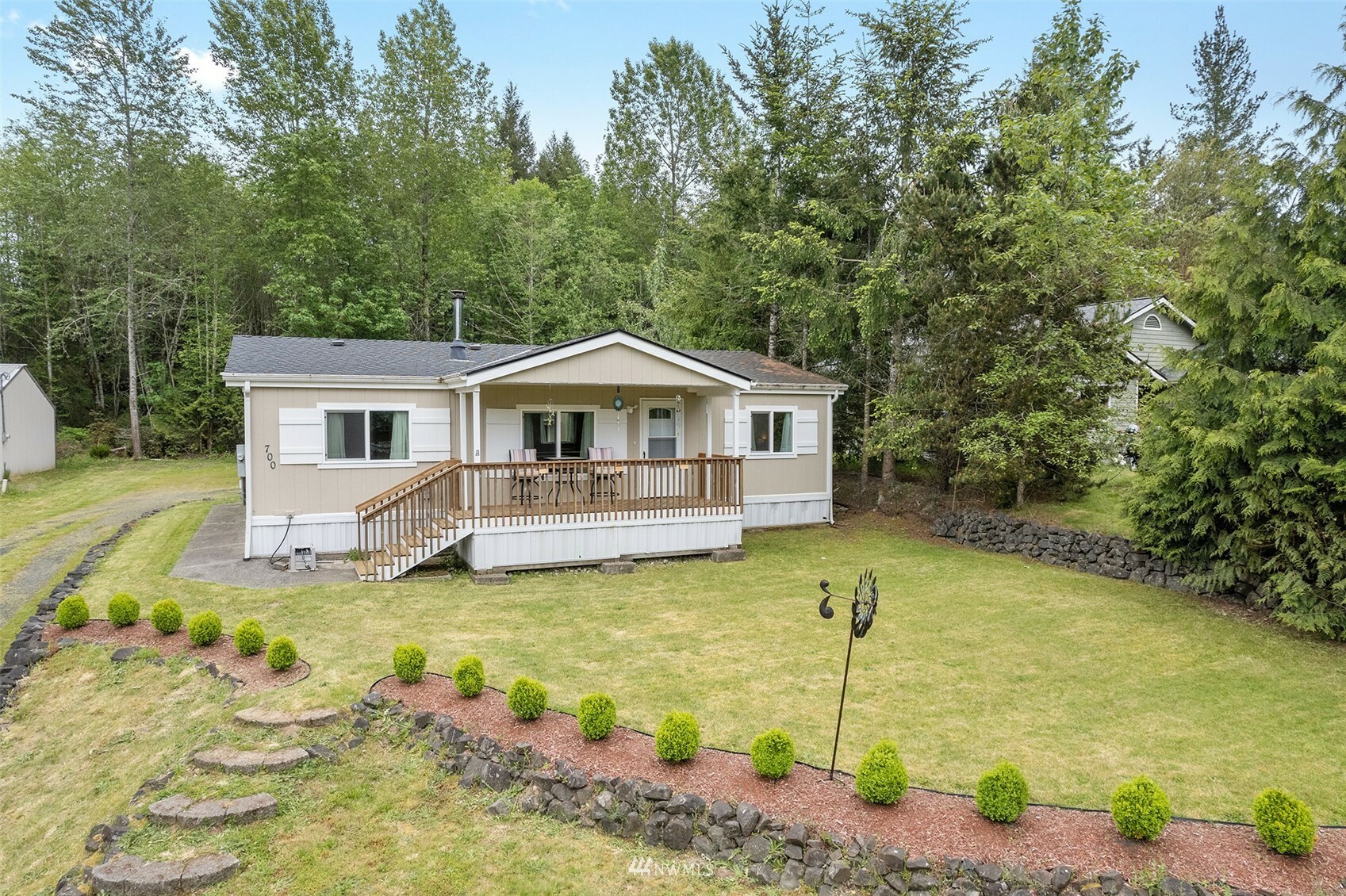 Property Photo:  700 E Trails End Drive  WA 98528 