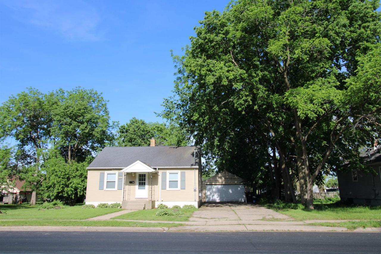 Property Photo:  1135 6th St  WI 53511 