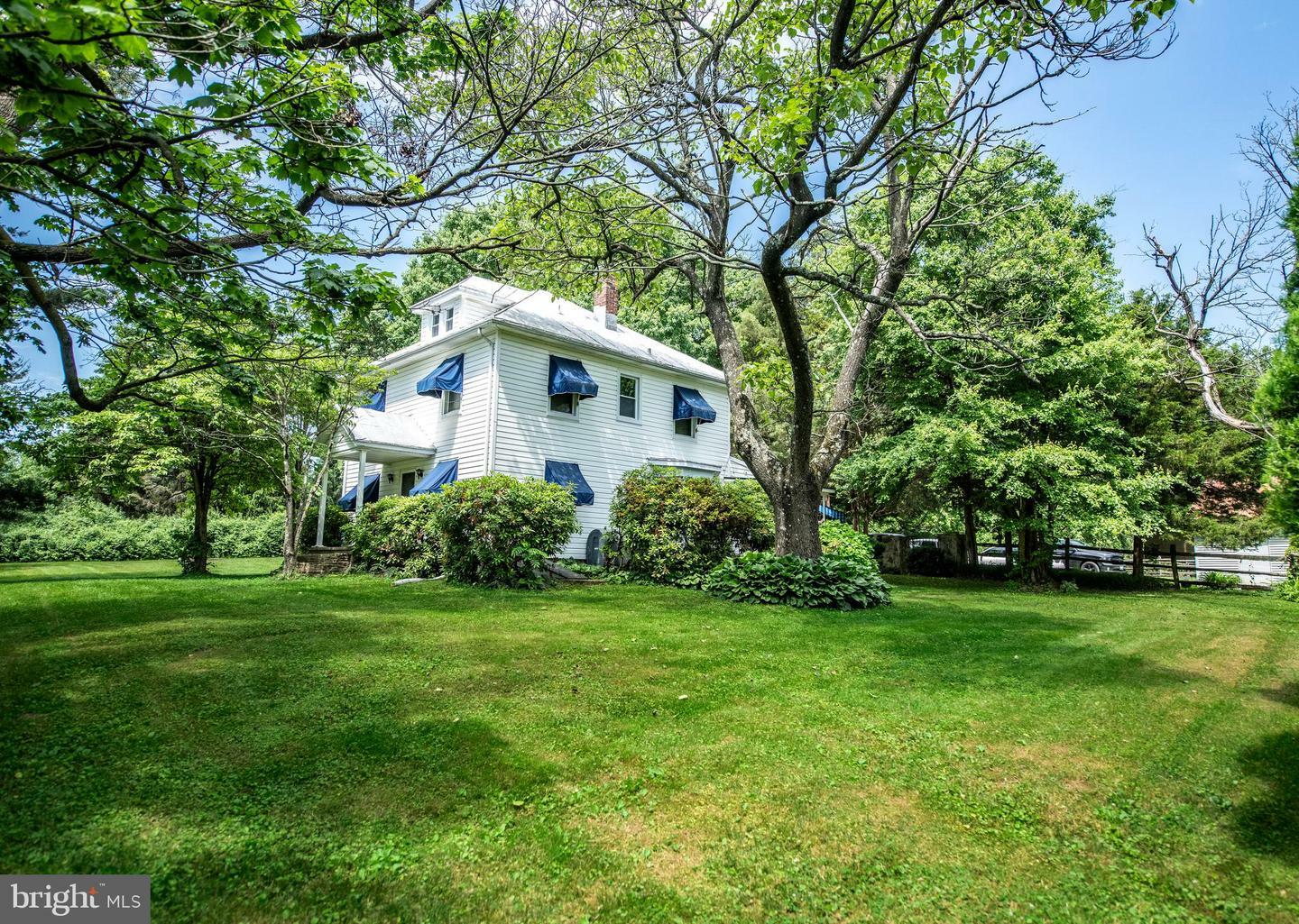 Property Photo: 3 Dorset Hill Court MD 21117