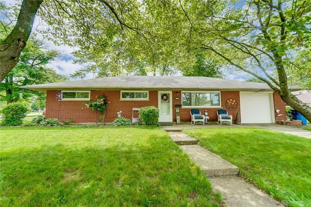 Property Photo:  5494 Mangold Drive  OH 45424 