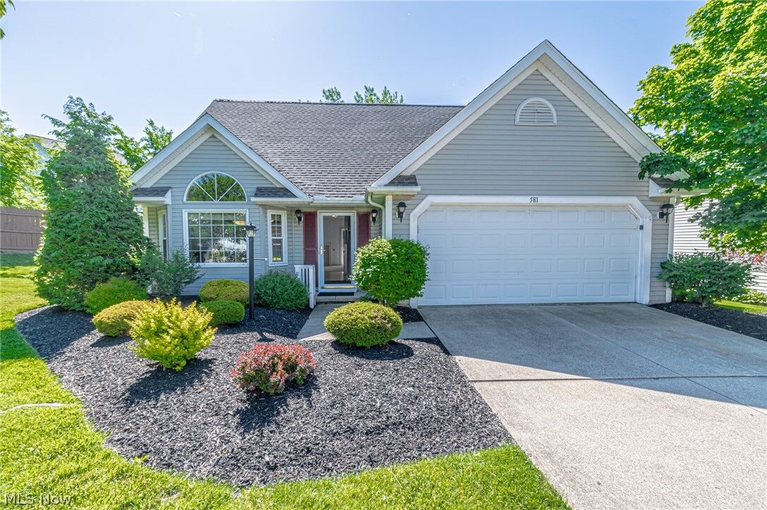 Property Photo:  581 Thornberry Lane  OH 44212 