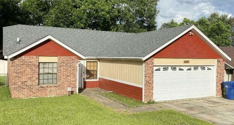 Property Photo:  1607 Amour Dr  LA 71446 