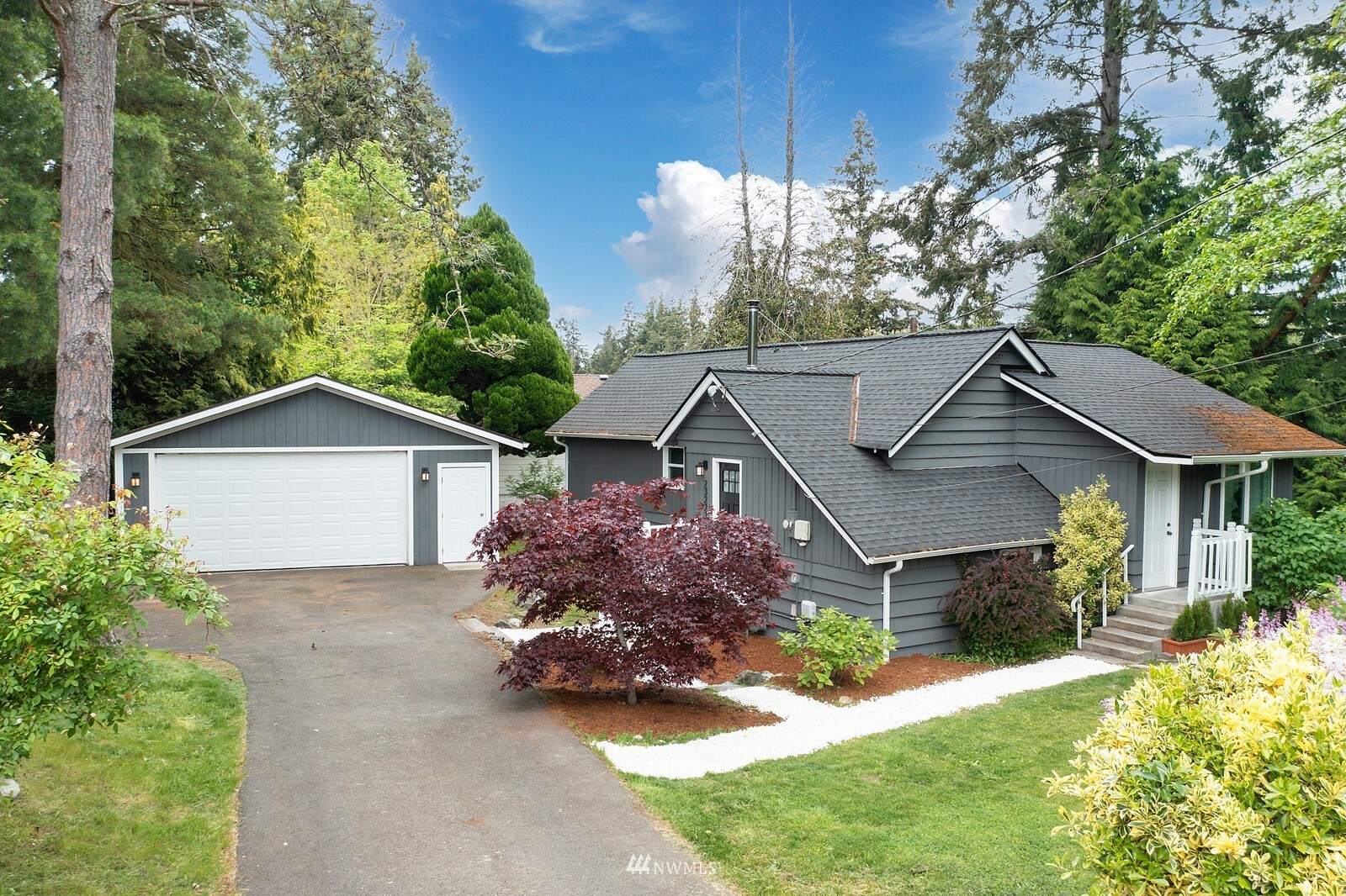 Property Photo:  23222 92nd Avenue W  WA 98020 