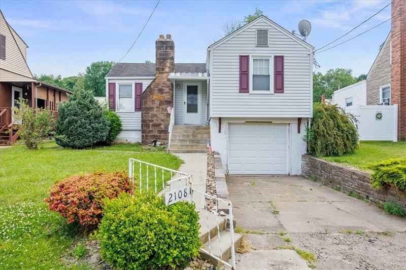 Property Photo:  2108 Gordon St  PA 15132 