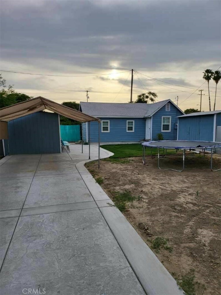 Property Photo:  213 N Inez Street  CA 92543 