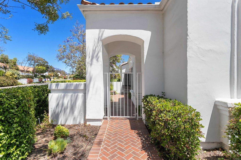 Property Photo: 4883 Marathon Way CA 92056