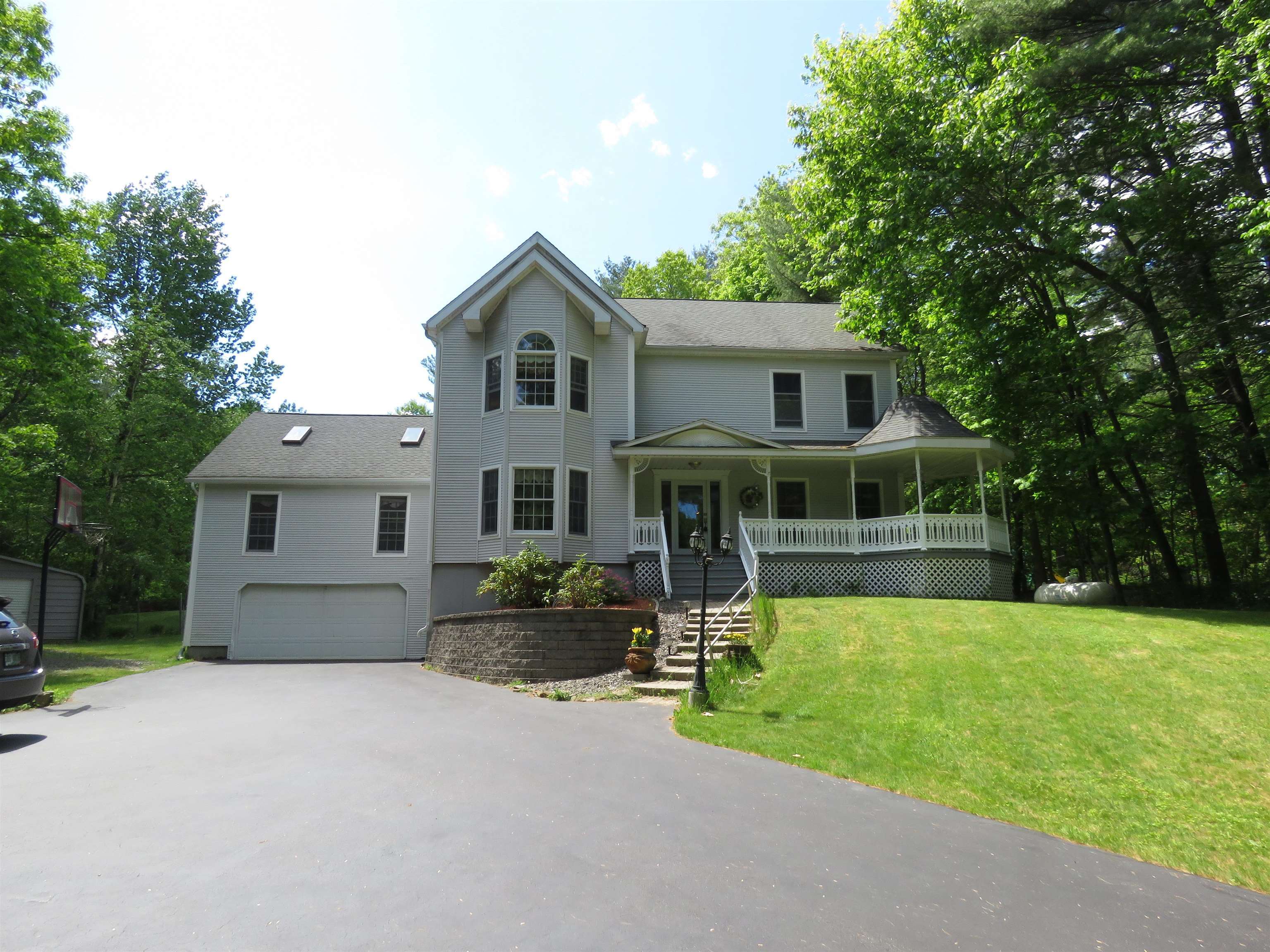 Property Photo:  5 Londonderry Lane  NH 03038 