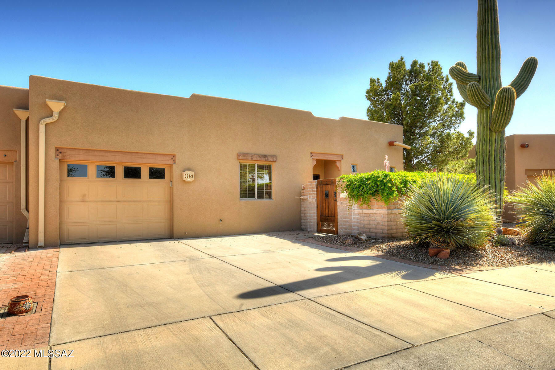 Property Photo:  3969 S Camino Del Golfista  AZ 85614 