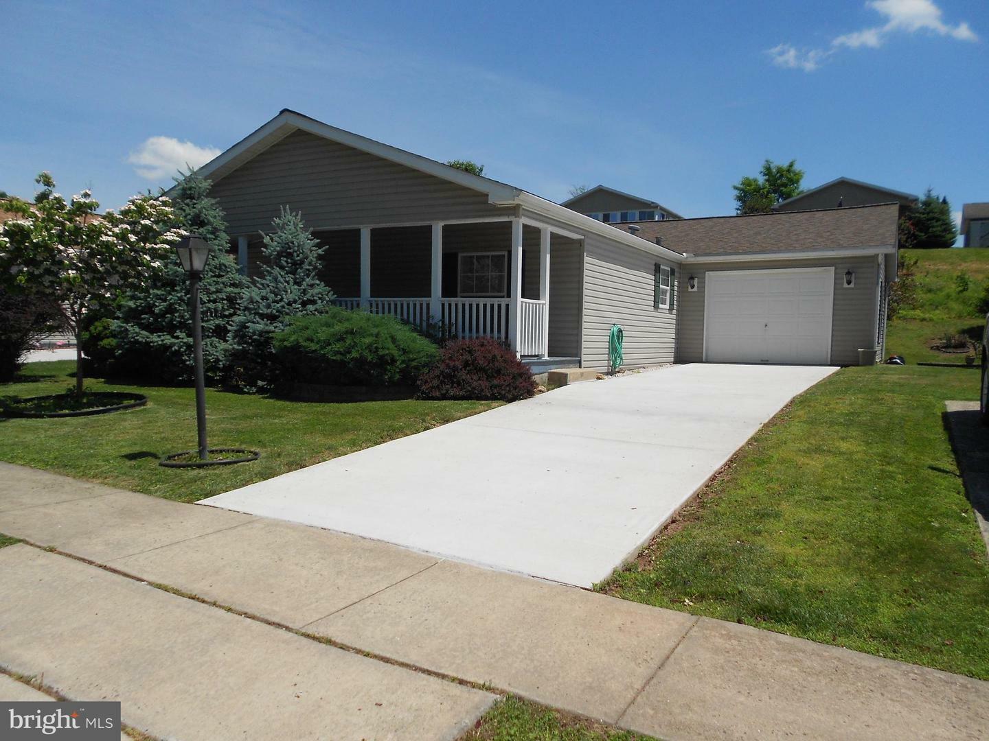 Property Photo: 1033 Scenic View Drive PA 19473