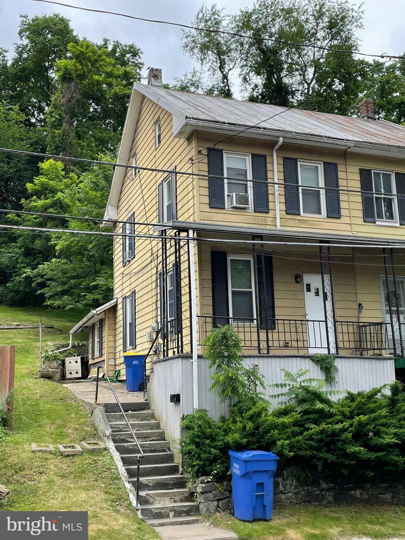 Property Photo:  702 Mohn Street  PA 17113 