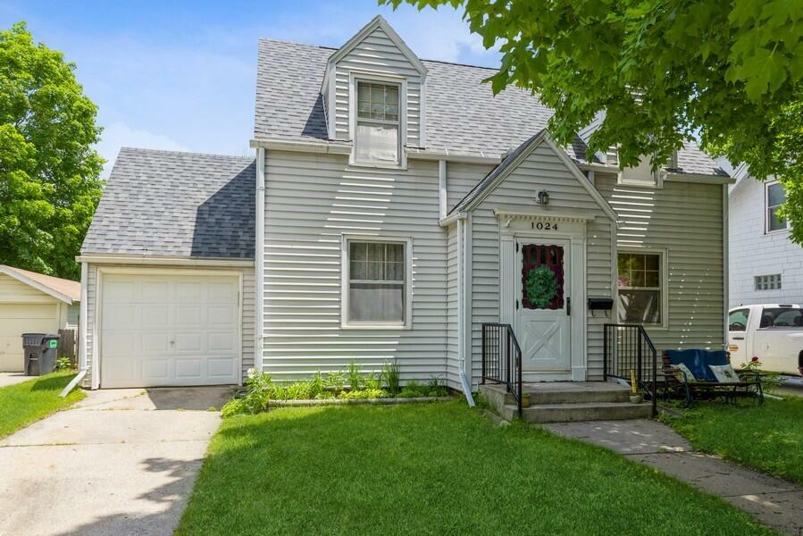 Property Photo:  1024 Ridgewood Avenue  IA 50010 