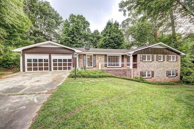 Property Photo:  120 Deerwood Circle SE  GA 30082 