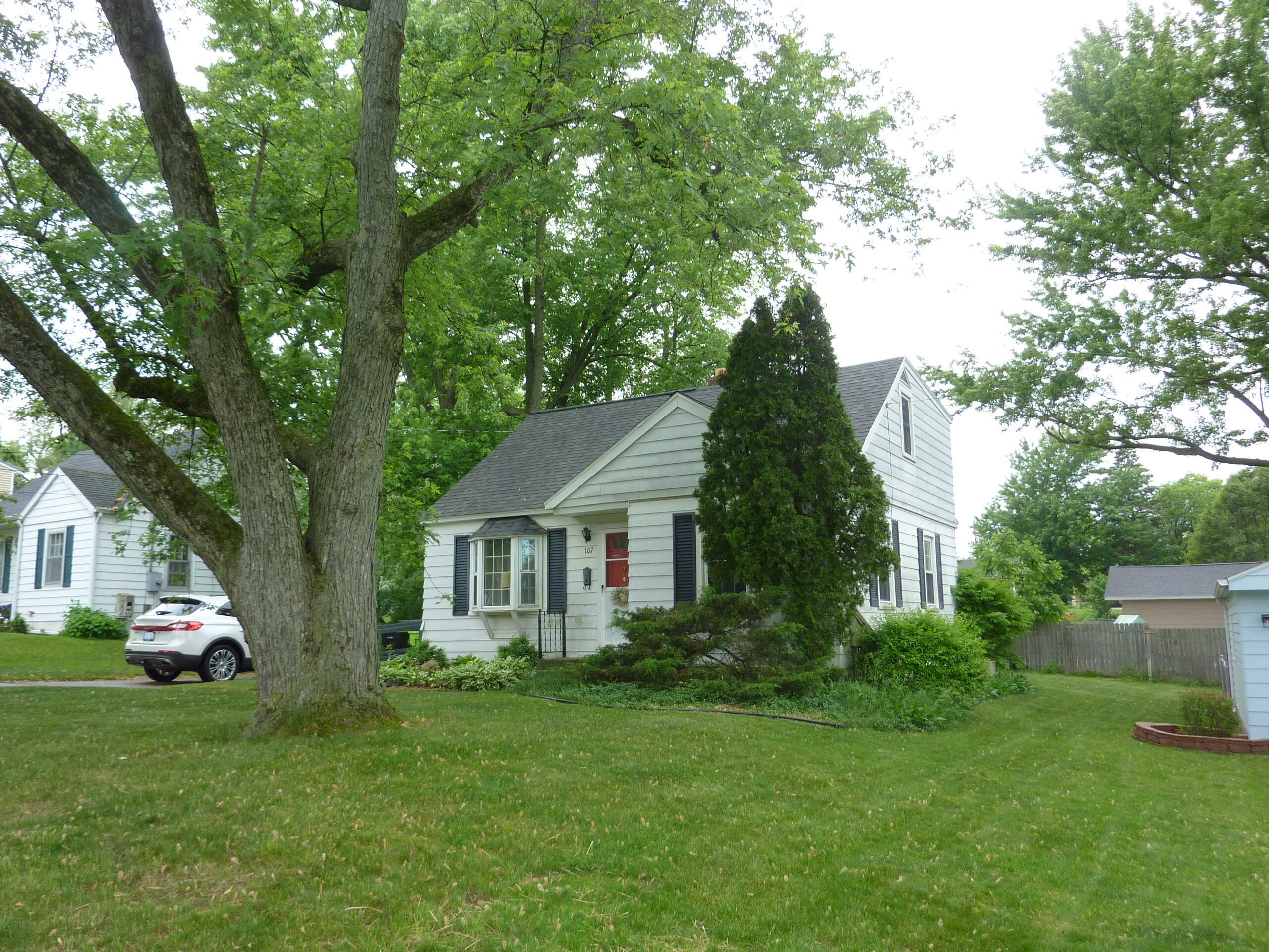 Property Photo:  107 N Bower Street  MI 48838 