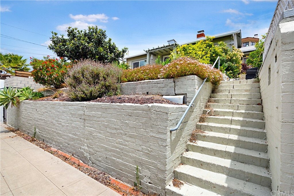 Property Photo: 1782 Titus Street CA 92110