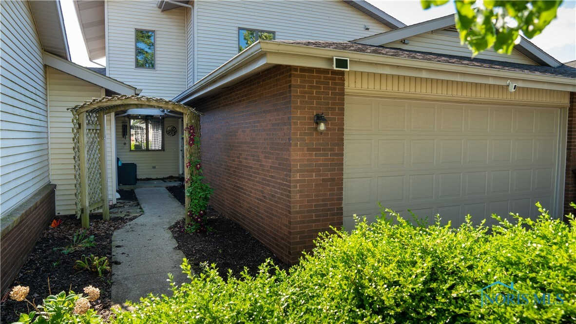 Property Photo:  774 Deerwood Drive  OH 43512 