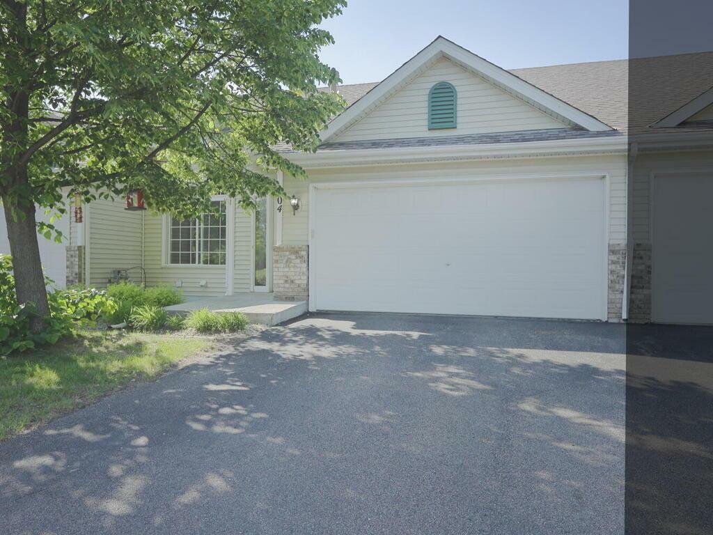 Property Photo: 504 Creekside Drive MN 55313
