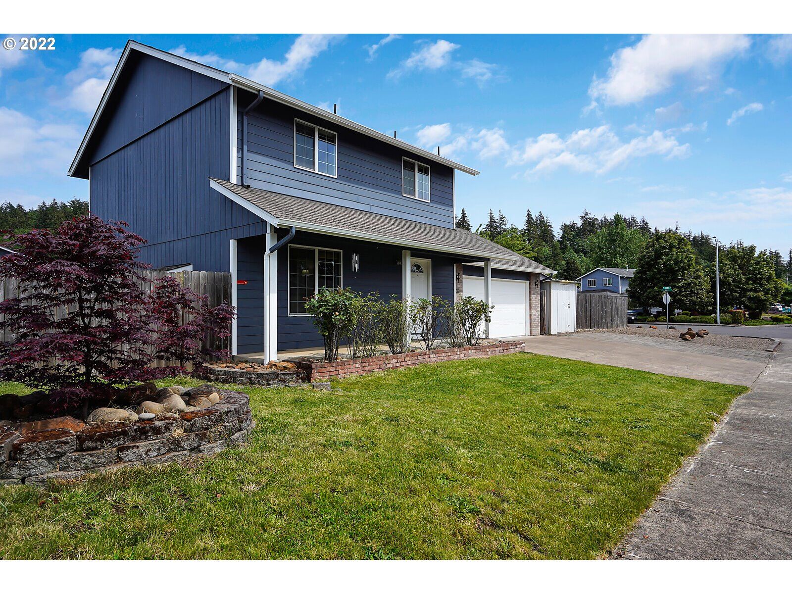 Property Photo: 6960 2nd St SE OR 97392