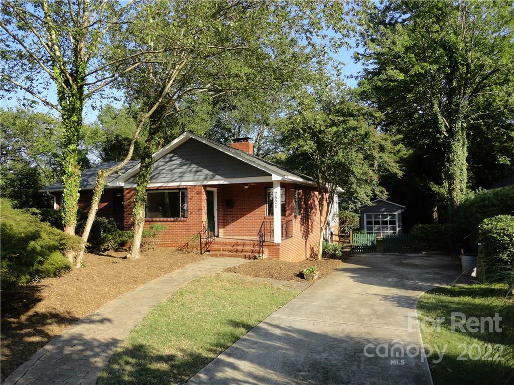 Property Photo:  2921 Sunset Drive  NC 28209 