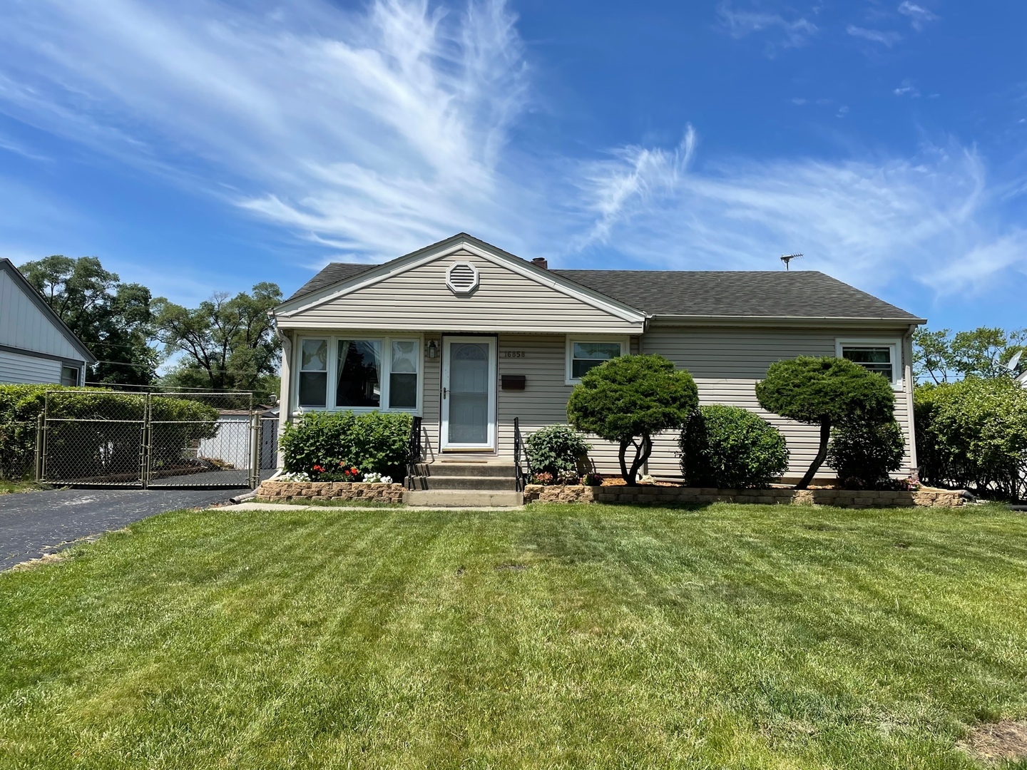 Property Photo:  16858 Forest View Drive  IL 60477 