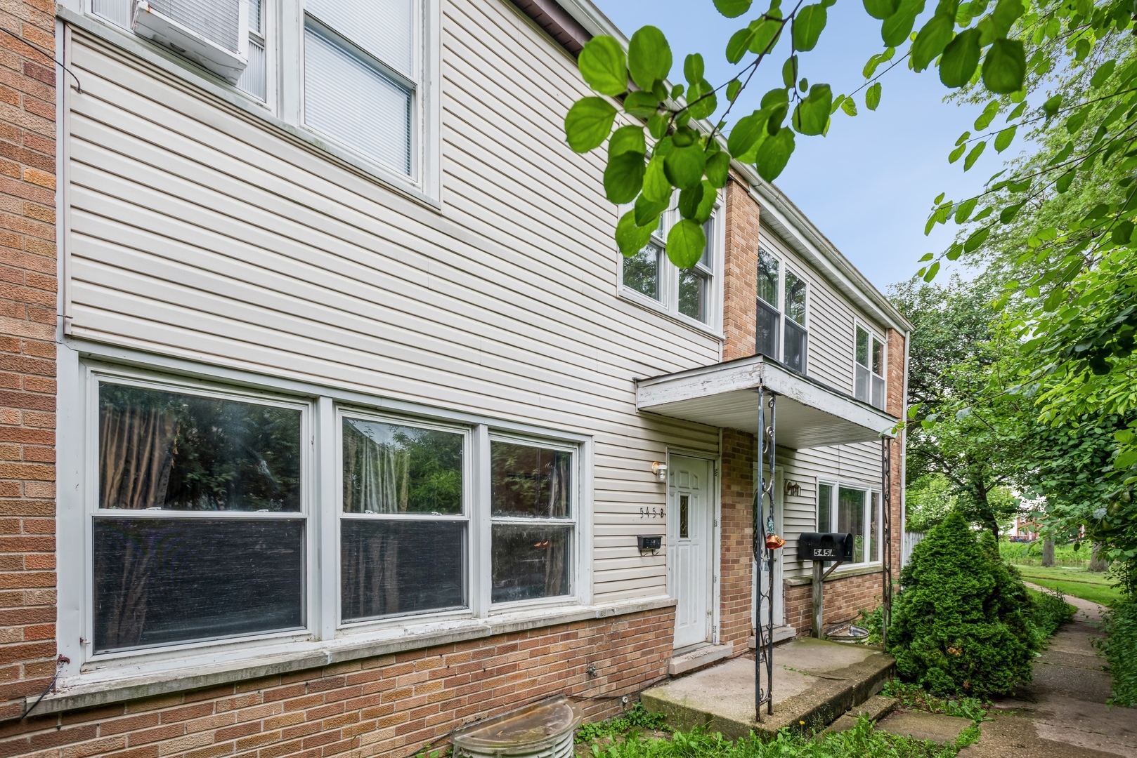 Property Photo: 545 Lynn Court B IL 60139