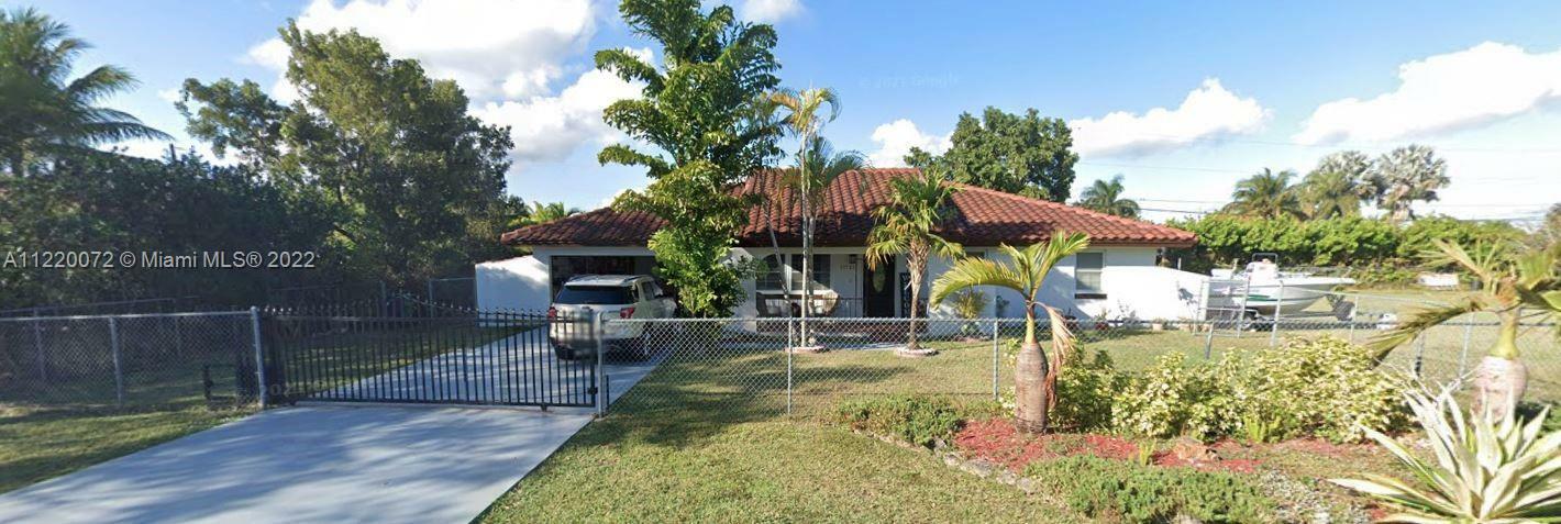 17725 SW 176th St  Miami FL 33187 photo