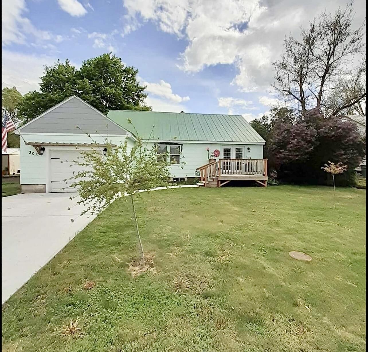 Property Photo:  303 W King Ave  WA 99109 