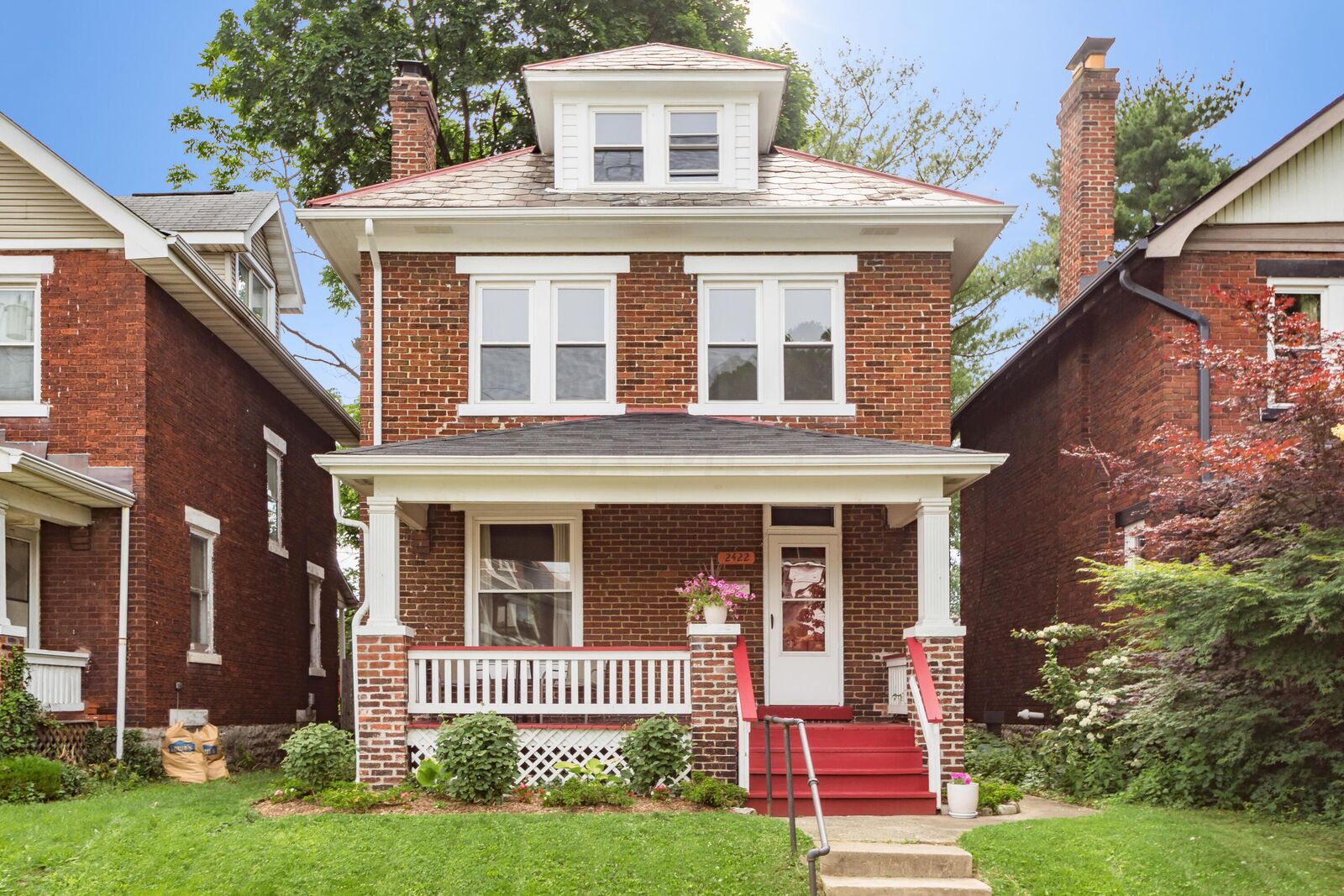 Property Photo:  2422 Summit Street  OH 43202 