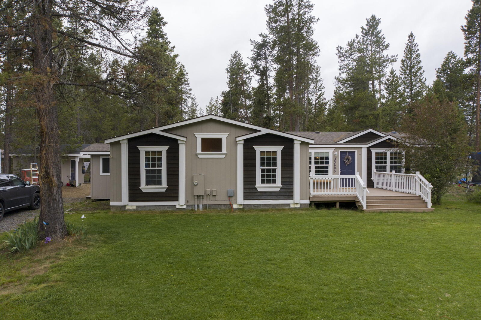 Property Photo: 53605 Bobwhite Court OR 97739