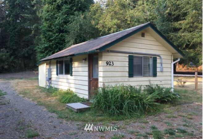 Property Photo:  923 49th Street  WA 98368 