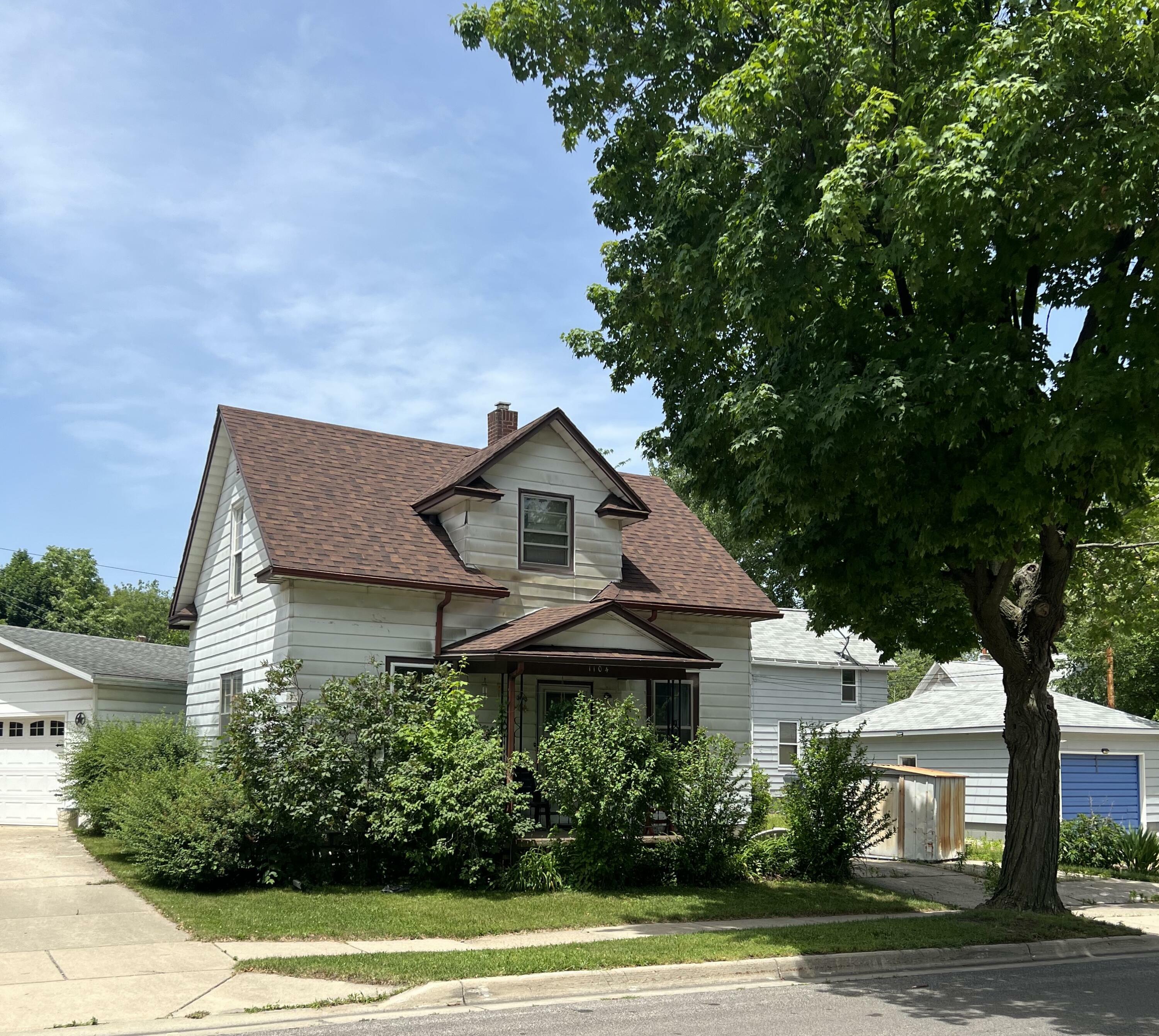 Property Photo:  1104 Church Street  MI 49085 