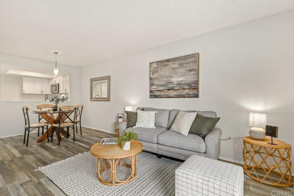 Property Photo:  278 N Wilshire Avenue 304  CA 92801 