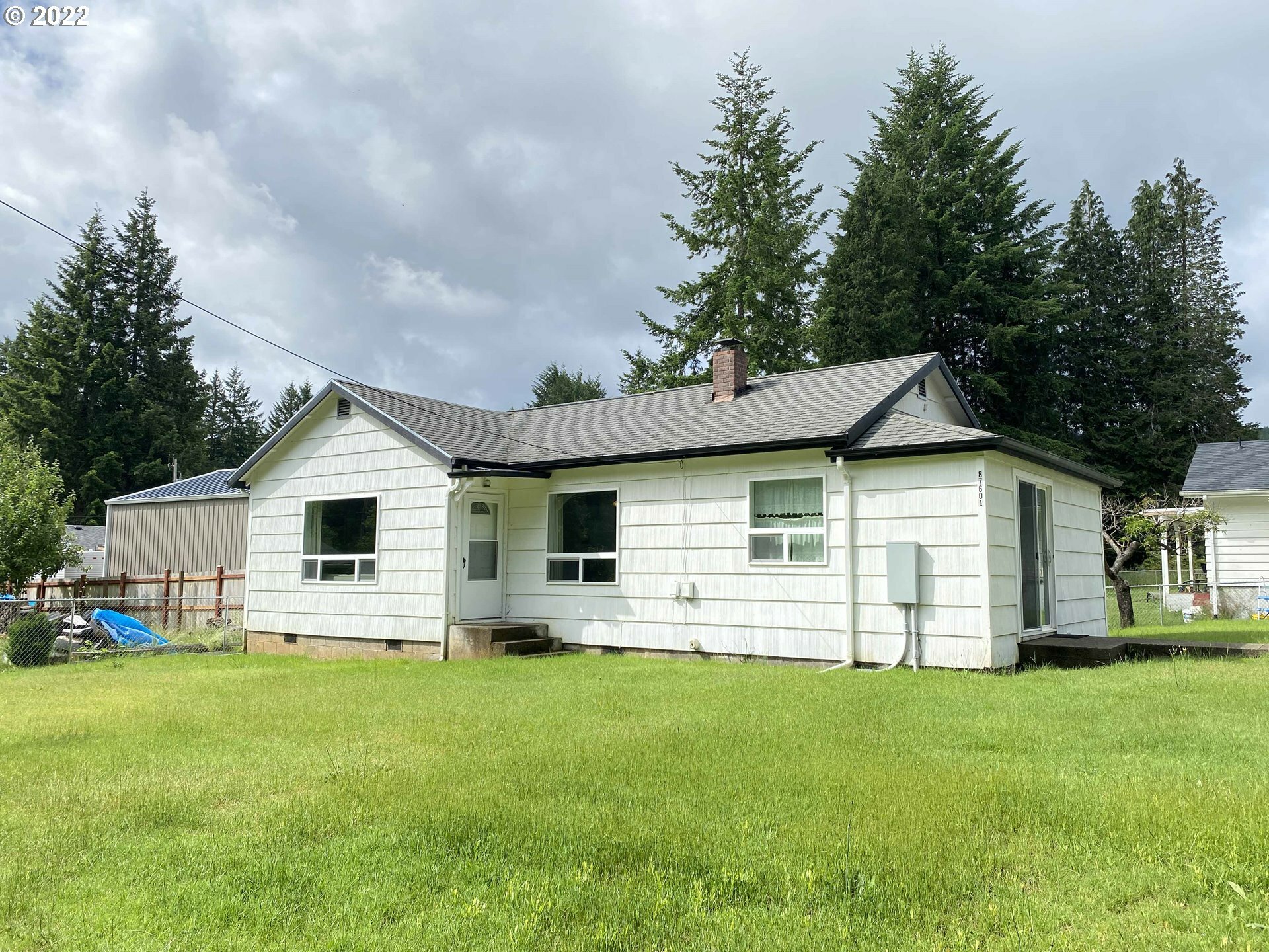 Property Photo:  87601 Rice Rd  OR 97453 