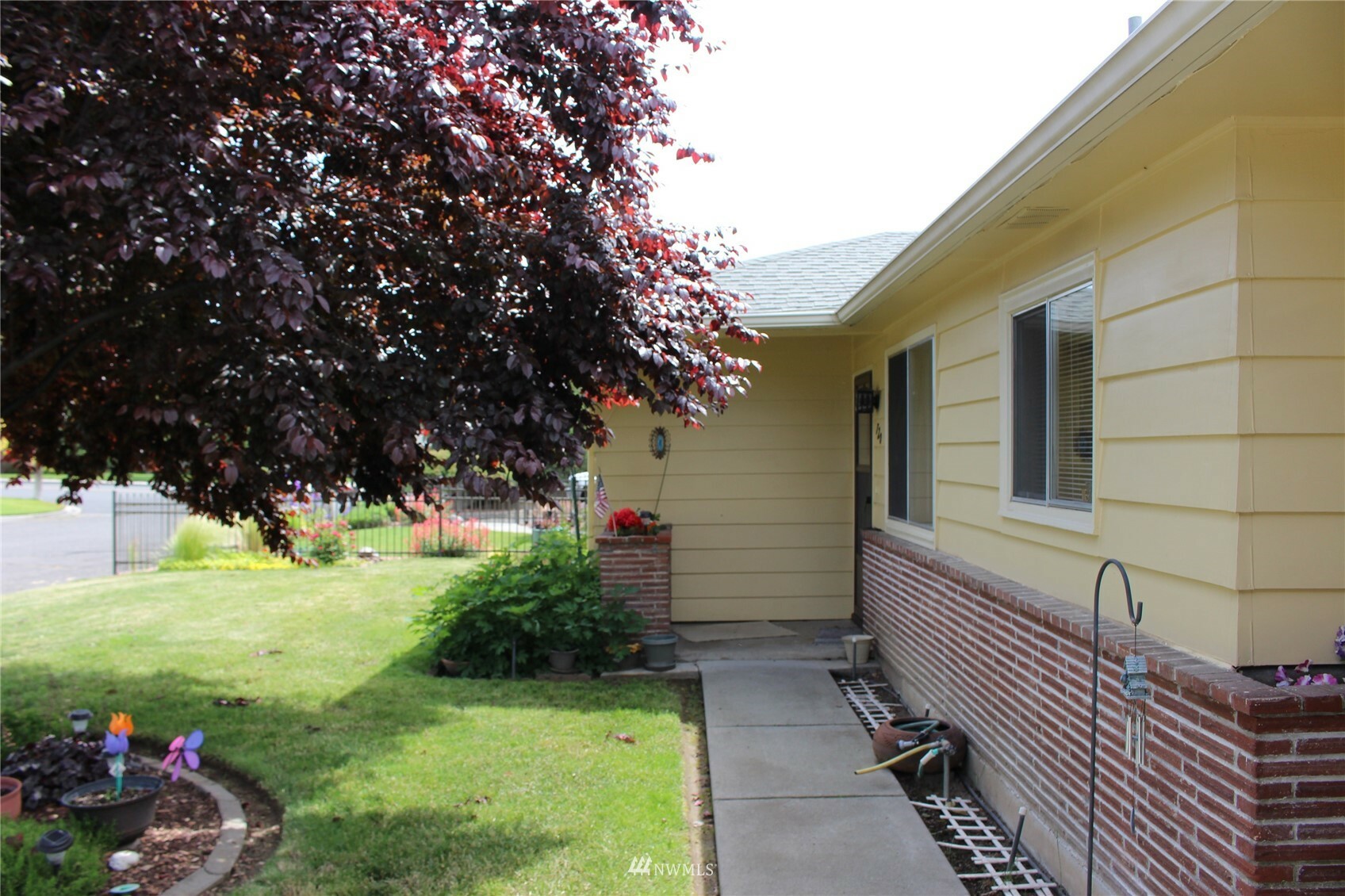 Property Photo:  720 SE 5th Street  WA 99324 