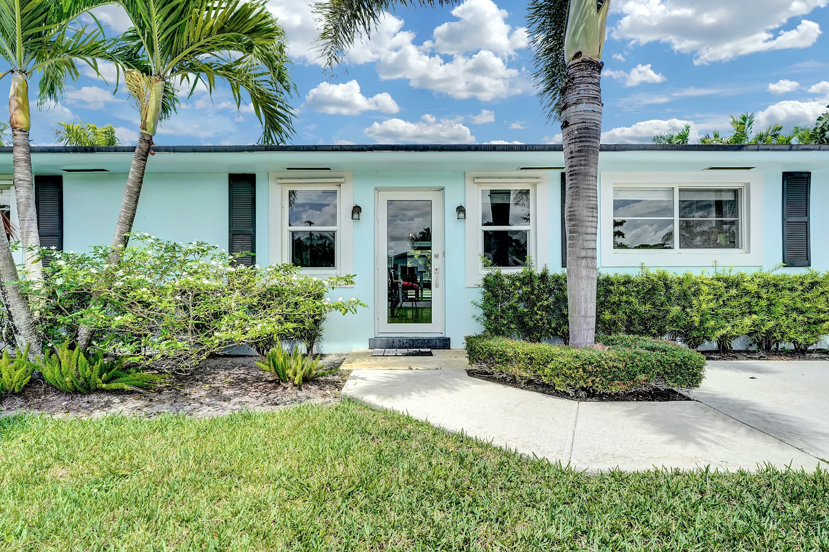 Property Photo: 2850 SW 5th Street FL 33435