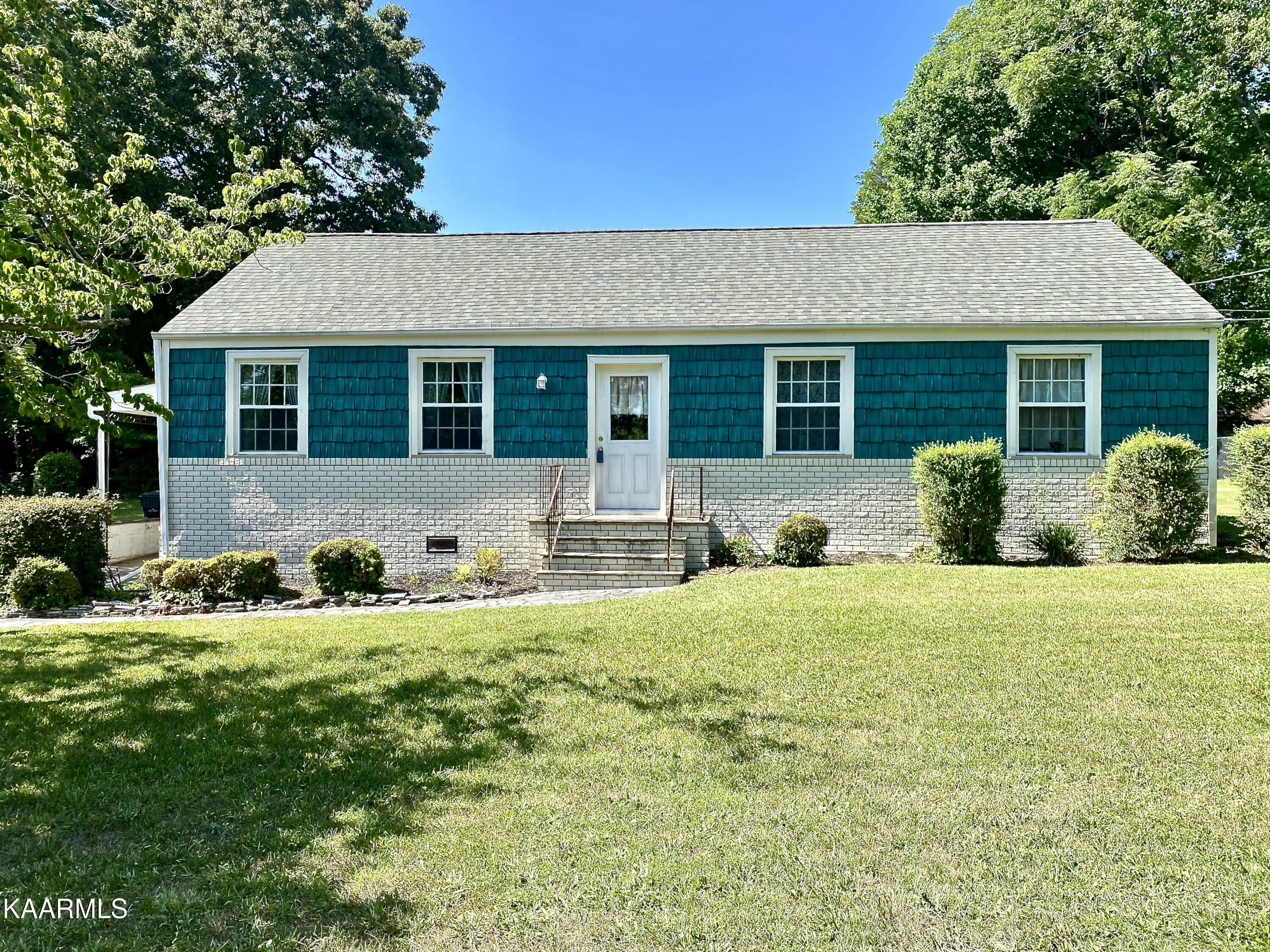 Property Photo:  1009 Highland Drive  TN 37912 