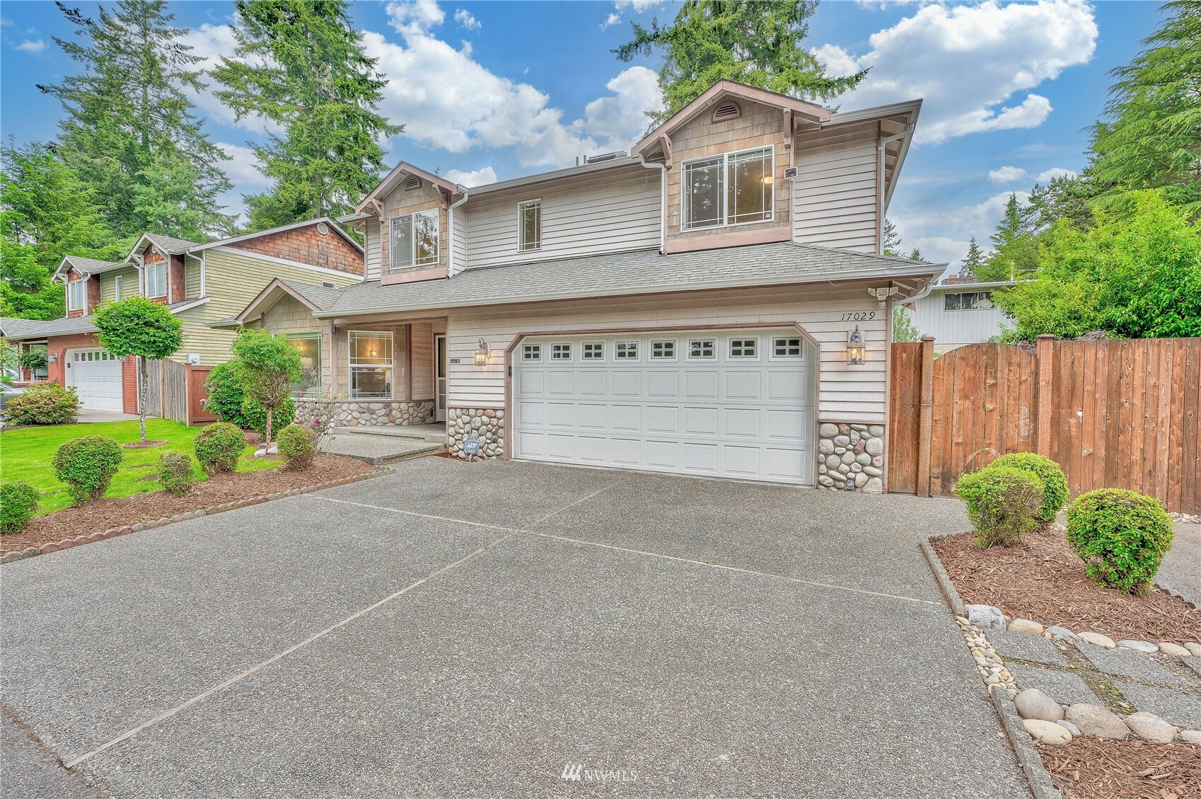 Property Photo:  17029 Dayton Avenue N  WA 98133 