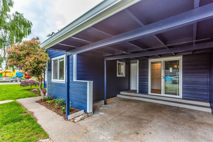 Property Photo:  1803 5th Street  WA 98270 