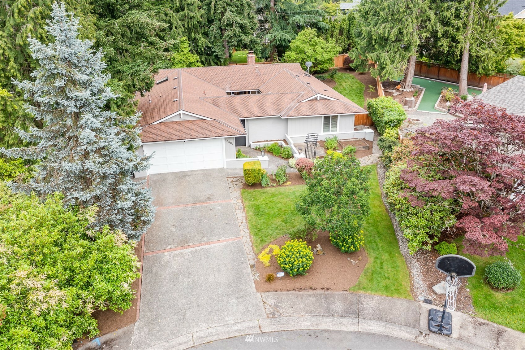 Property Photo:  18507 NE 20th Place  WA 98052 