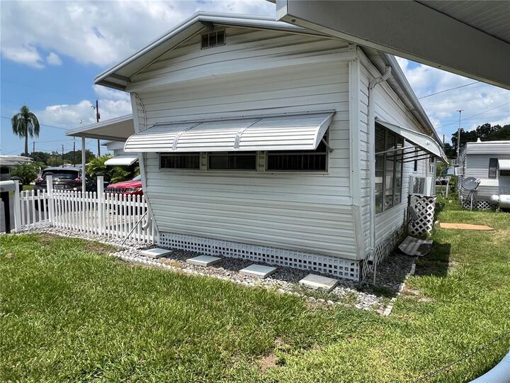Property Photo:  30 Oakwood  FL 34208 