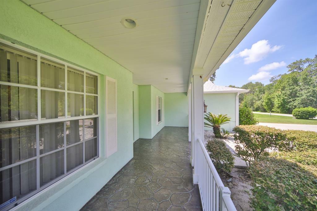 Property Photo: 6012 Harwell Estates Drive FL 33527