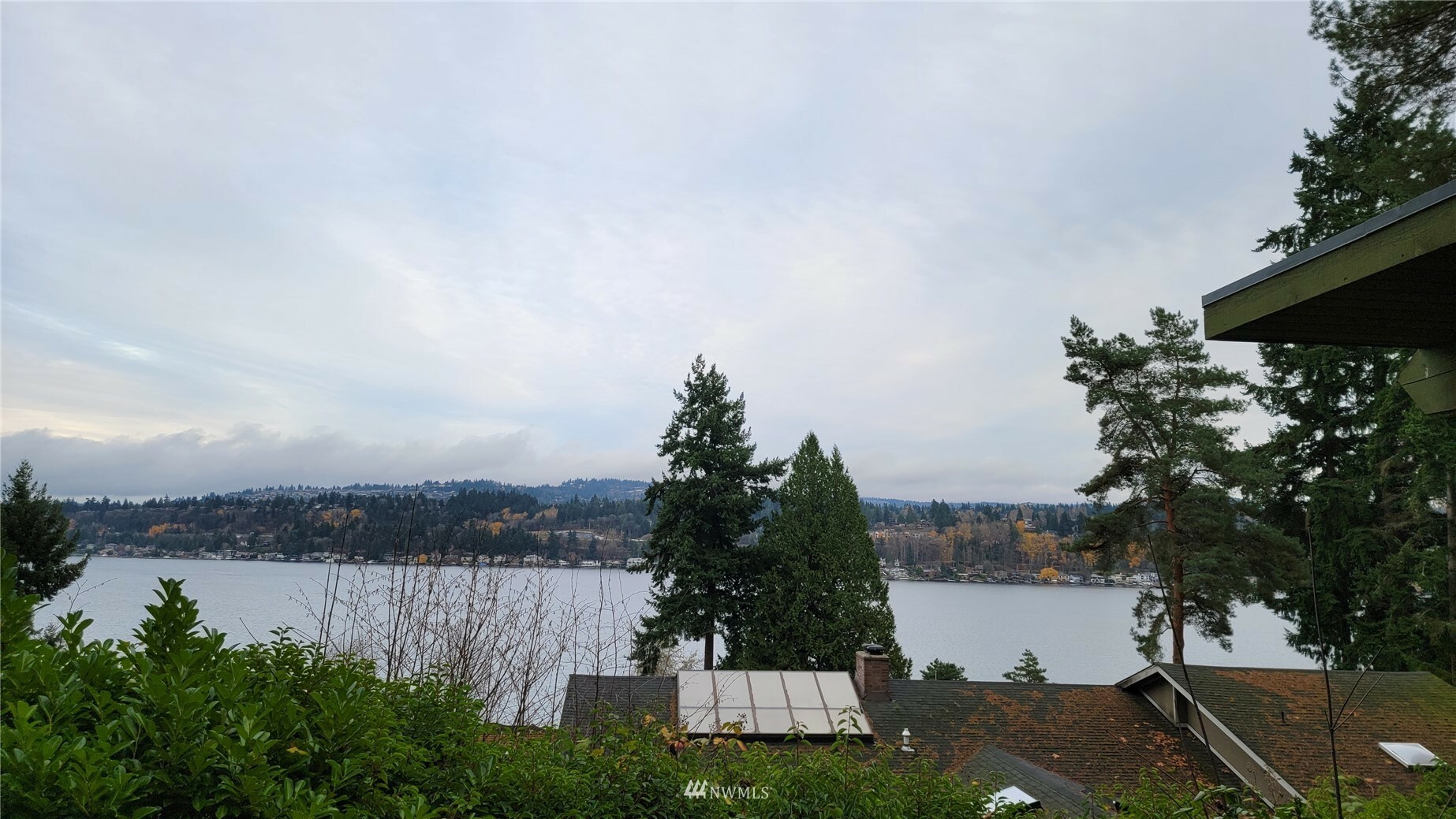 Property Photo: 9419 SE 54th Street WA 98040