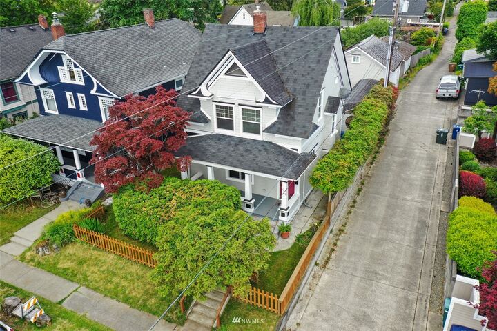 Property Photo:  2510 N Alder Street  WA 98406 