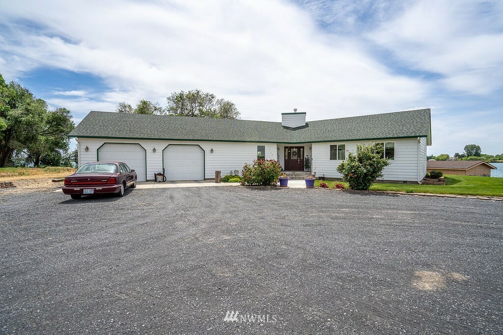 Property Photo:  3587 Road H.2  WA 98837 