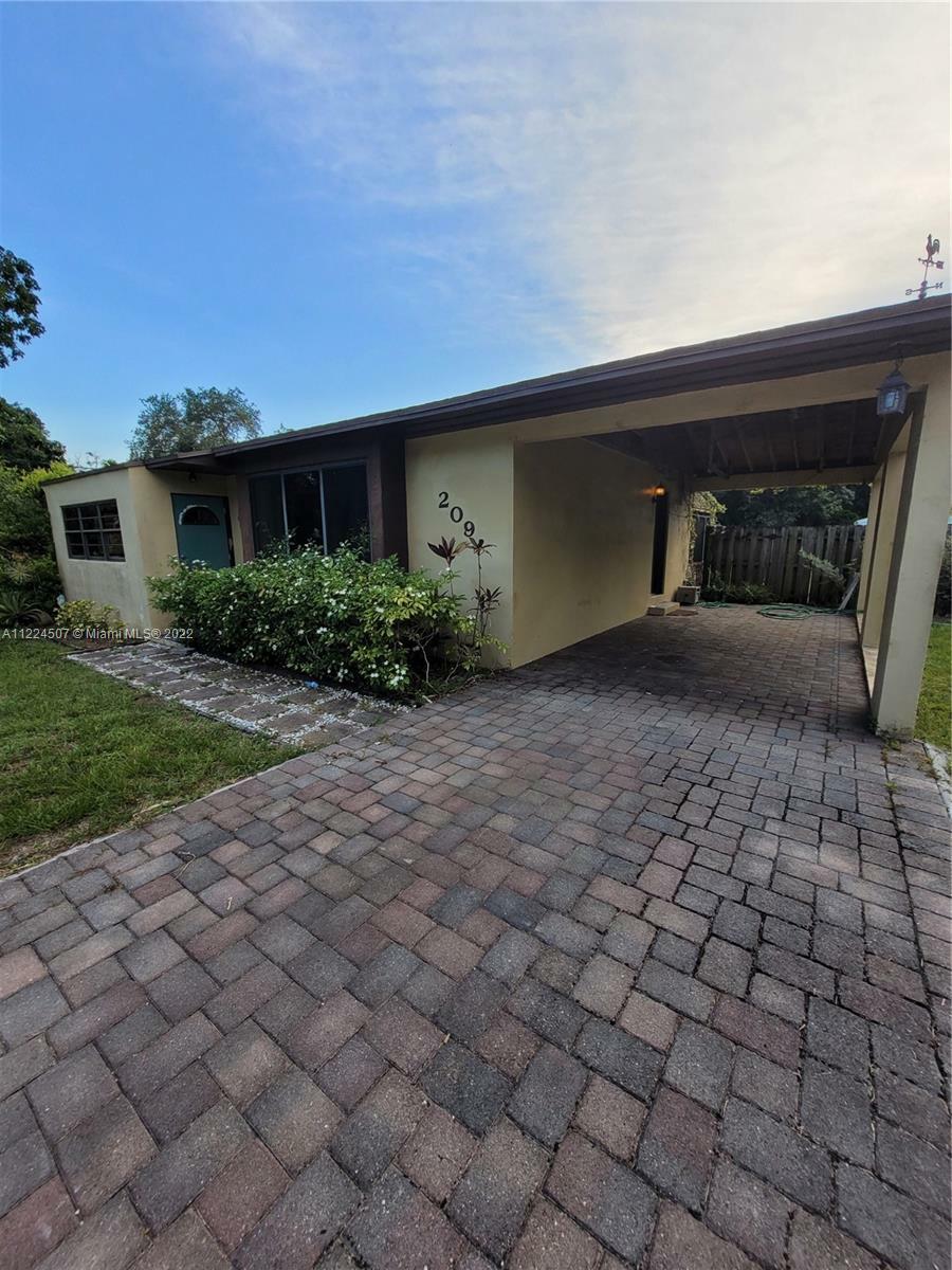 209 Bayberry Dr  Plantation FL 33317 photo