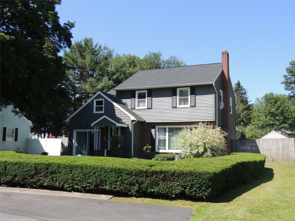 Property Photo:  104 Woodcrest Way  NY 13748 